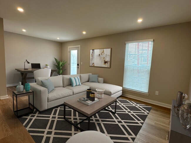 Building Photo - 21224 E Glen Haven Cir