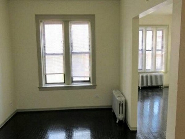 Foto del edificio - 6930 S Oglesby Ave