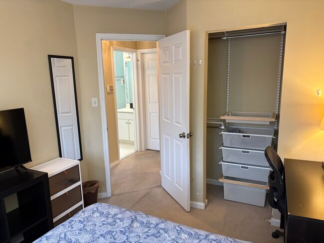 Foto del edificio - 1902 N Daniel St