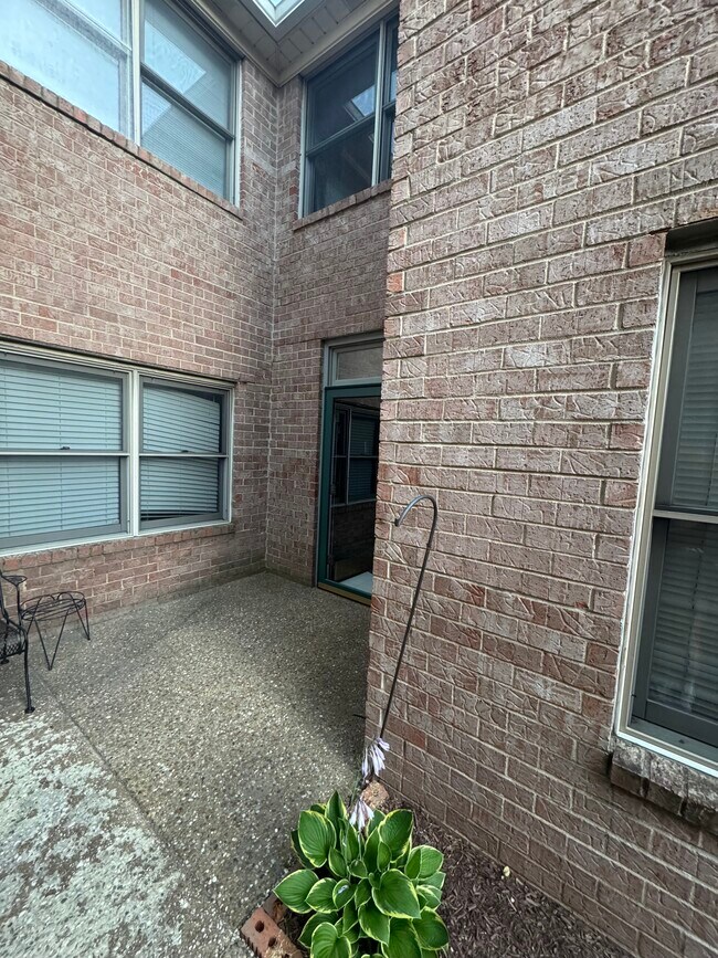 Foto del edificio - 3637 Hurstbourne Ridge Blvd
