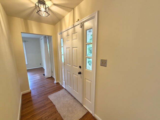 Foto del edificio - 125 Ivywood Dr