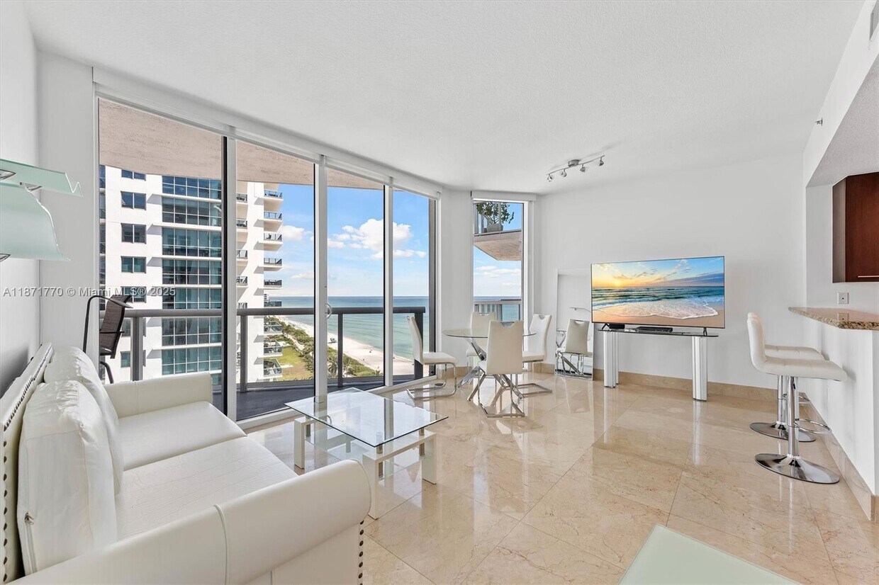 Foto principal - 6515 Collins Ave