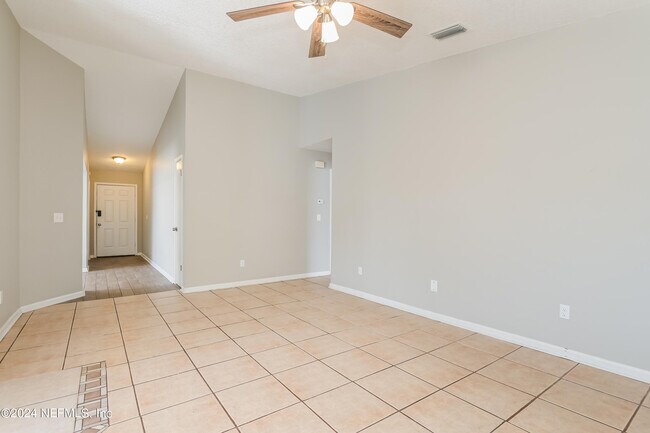 Building Photo - 3399 Charmont Dr