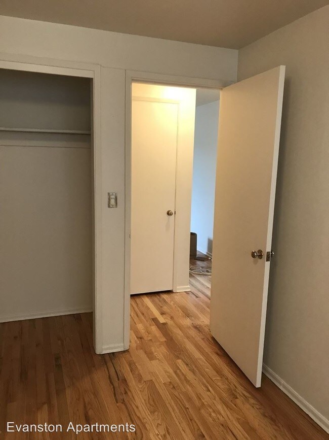 Foto del edificio - 4905-4913 Evanston Ave N