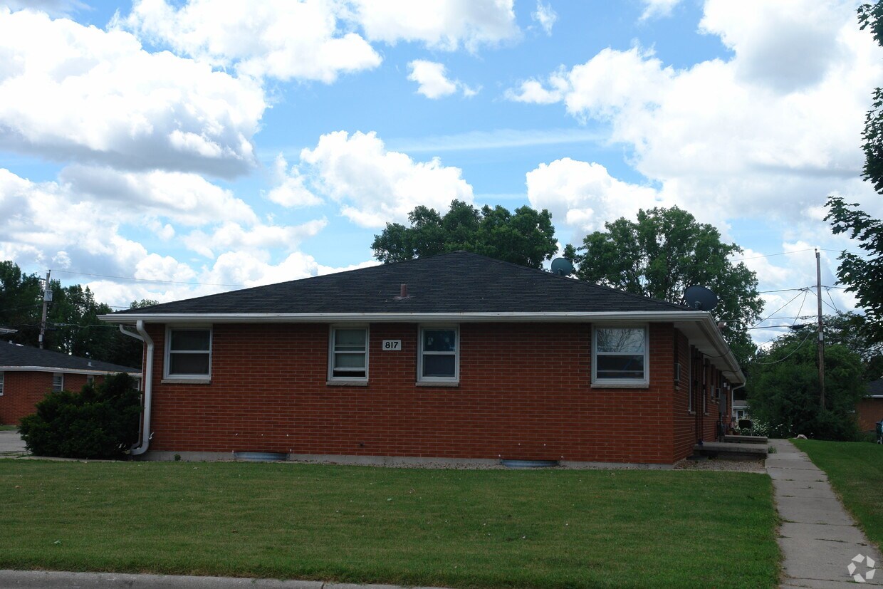 Building Photo - 817 William Charles Ct