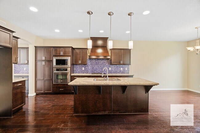 Foto del edificio - Beautiful 4 Bedroom 3 Bath Home with Solar in Northeast Fresno!
