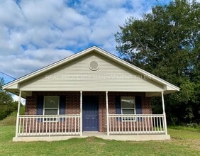 Building Photo - 318 N Waco St
