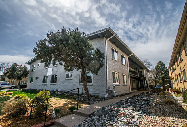 Building Photo - Flats at DeBoer Park