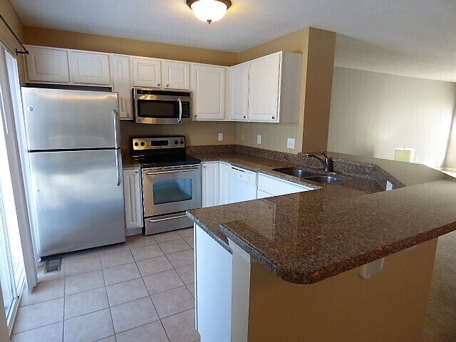 Building Photo - Worthington Condo