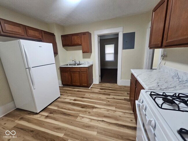 Foto del edificio - 1310 E 5th St