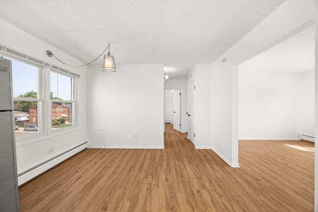 Building Photo - 6811A W Pershing Rd