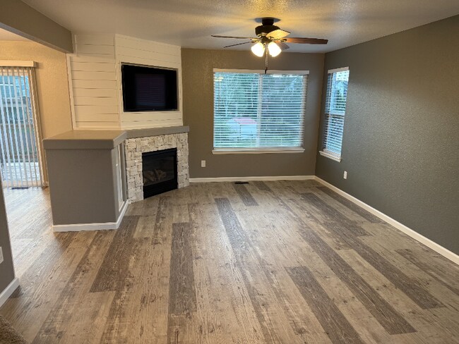 Building Photo - 7153 Arrowroot Ave