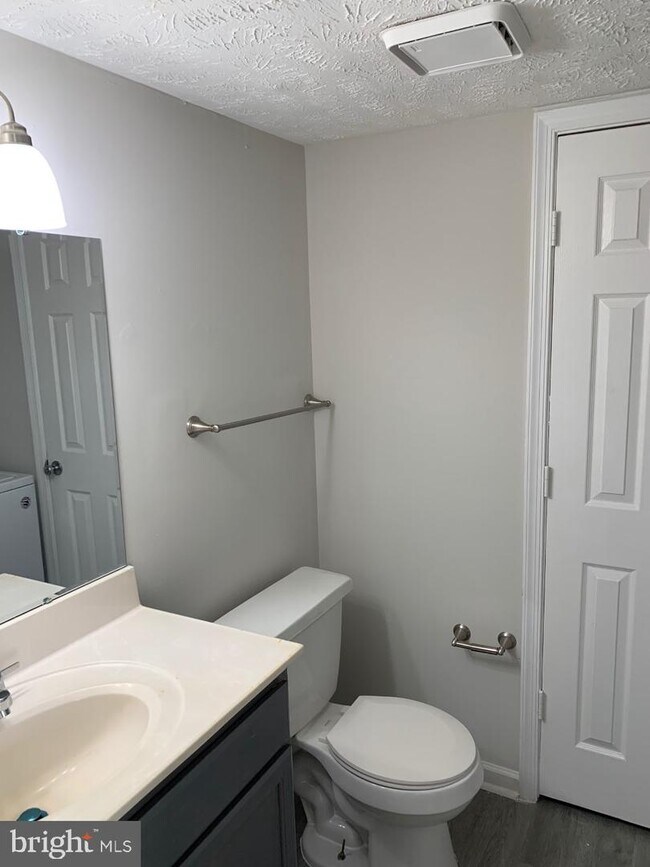Building Photo - 21392 Edgar Way