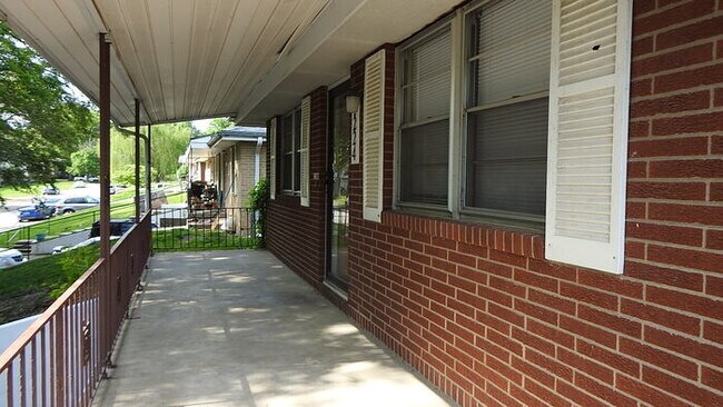 Building Photo - 1224 N Cottage Ave