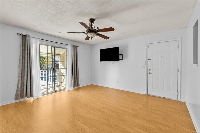 Foto del edificio - 5521 Hornaday Rd