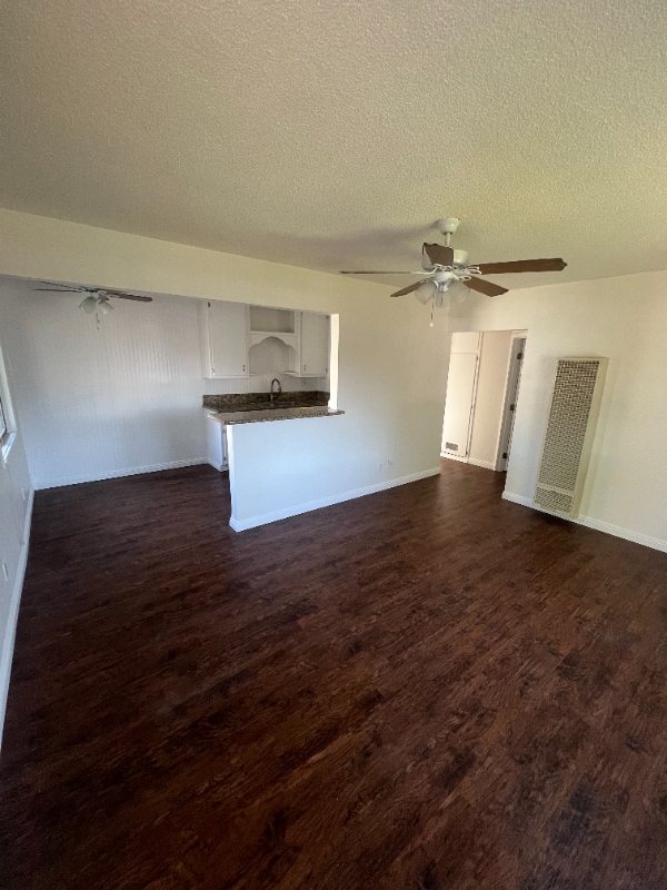 Foto del edificio - 370-370 W Truslow Ave