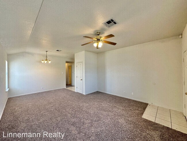 Foto del edificio - 3 br, 2 bath House - 5206 Daybreak Drive