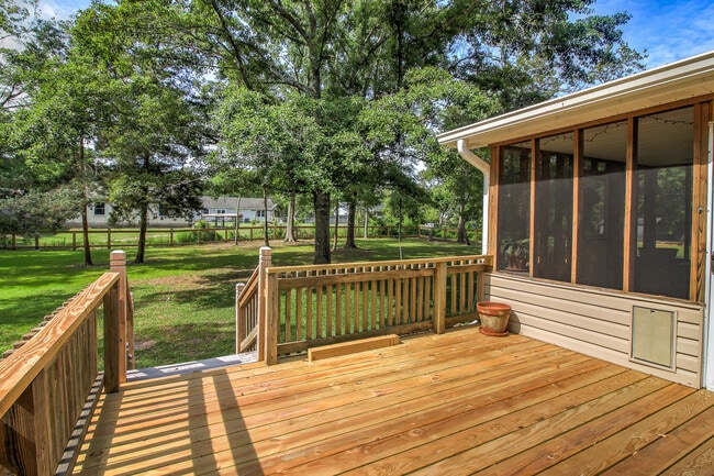 Foto del edificio - 3609 White Dr