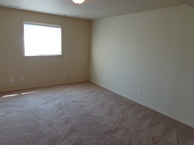 Building Photo - 1127 Kensington Drive