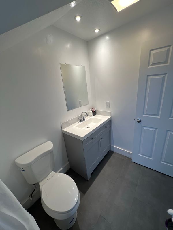 Building Photo - 4233 Forest Island Dr