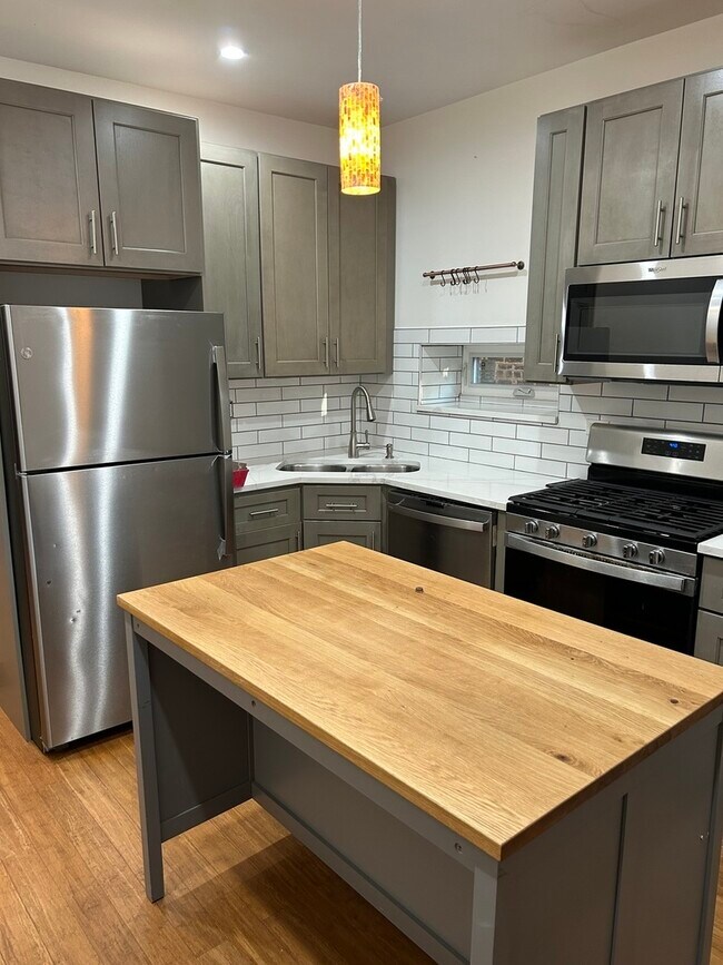 Foto del edificio - 2520 N Talman Ave