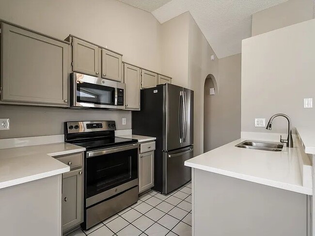 Building Photo - 2650 Deacon St