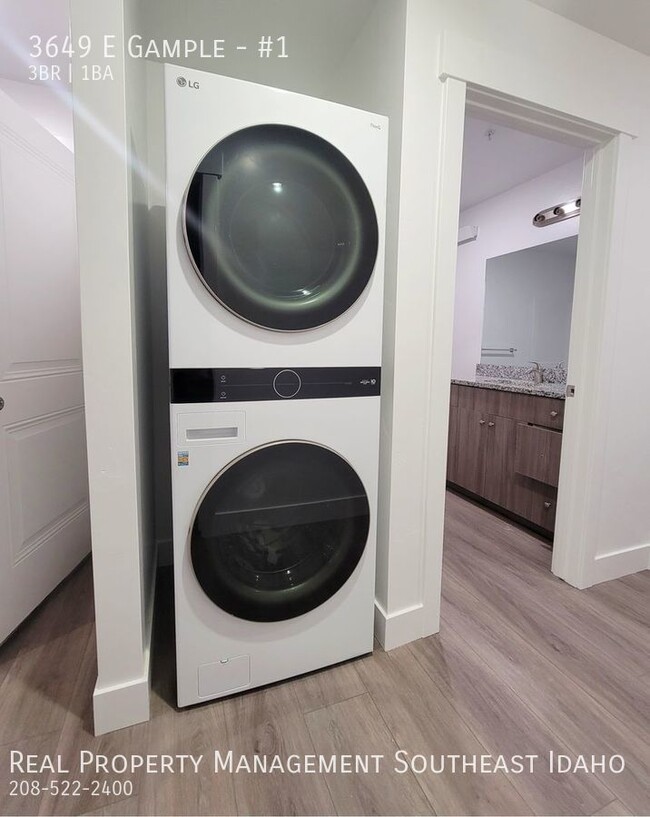 Building Photo - Brand New & Modern 3 Bedroom, 1 Bathroom A...