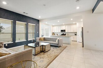 Building Photo - 4912 Overland Hollow Dr