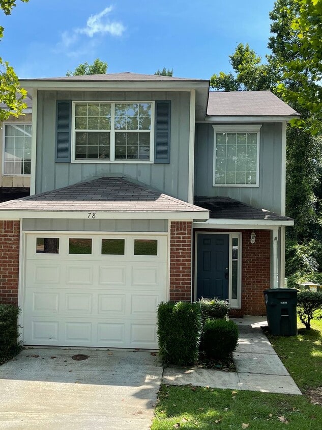 Primary Photo - Briarwood Townhomes - End Unit!