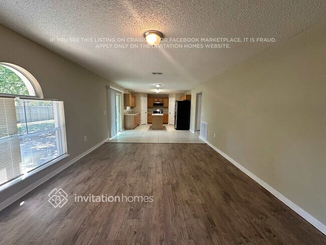 Foto del edificio - 3165 Hoover Dr