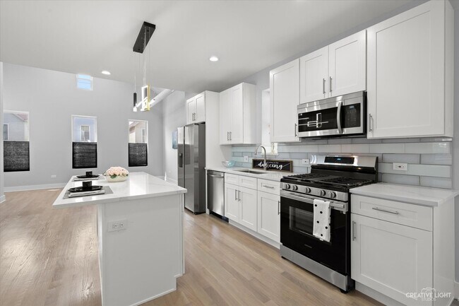 Foto del edificio - 1120 W 19th Pl