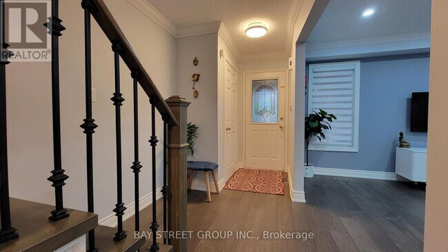 Building Photo - 26 Ducatel Crescent