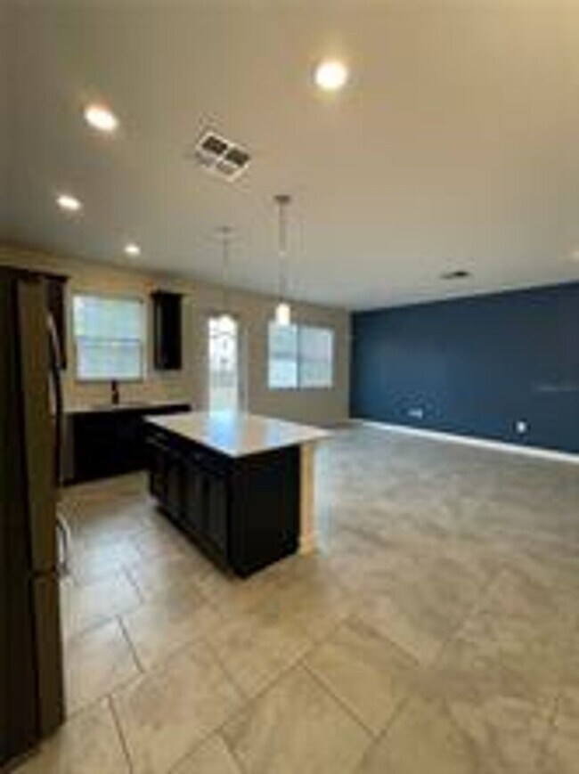 Building Photo - 1202 Payne Stewart Dr
