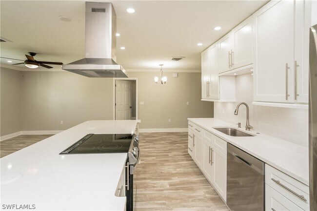 Building Photo - 4632 Alligator Dr