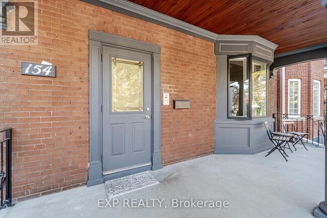 Building Photo - 154 Mavety St