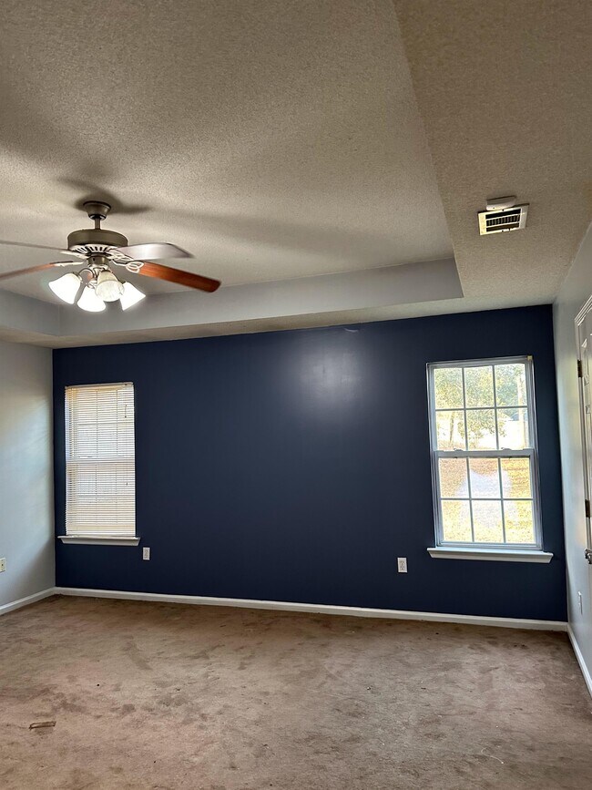Building Photo - 4050 Conway Cir