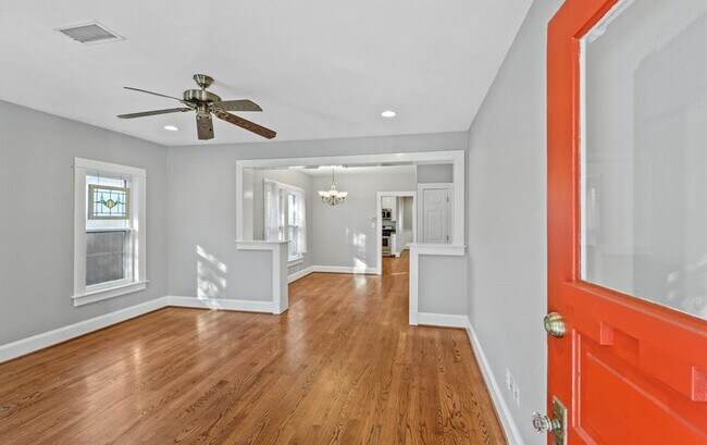 Sala y comedor - 325 W 27th St