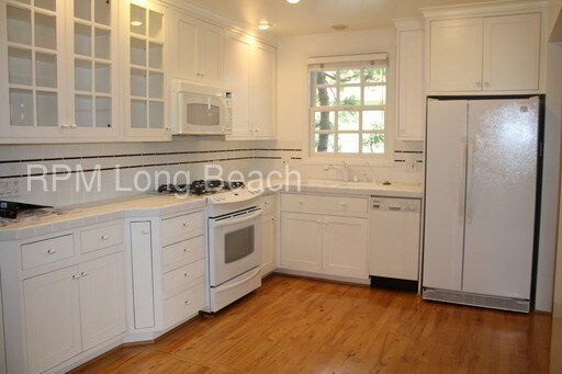 Building Photo - 261 Glendora Ave