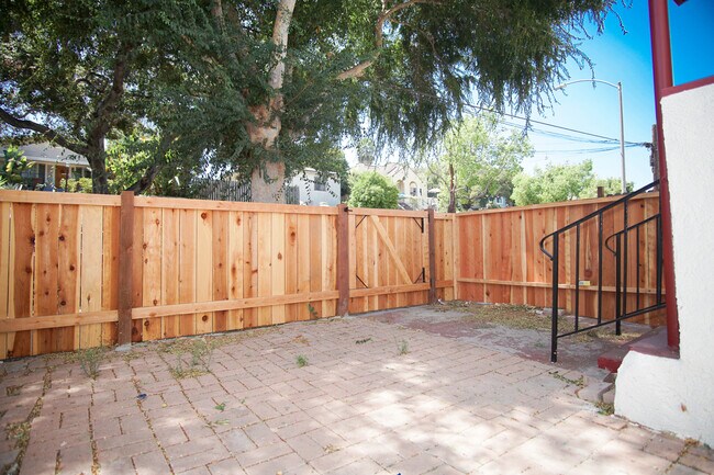 Building Photo - 2563 Ganahl St
