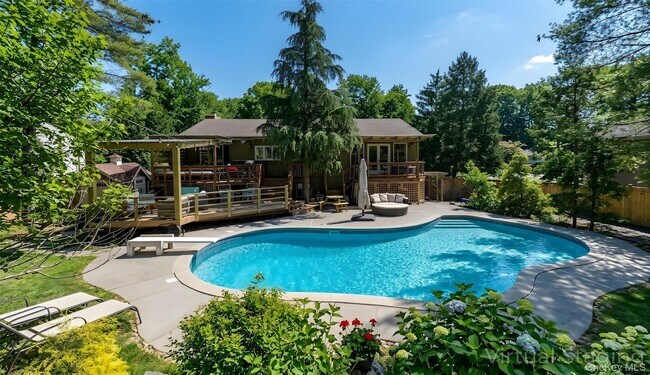 Foto del edificio - 602 Palmer Dr