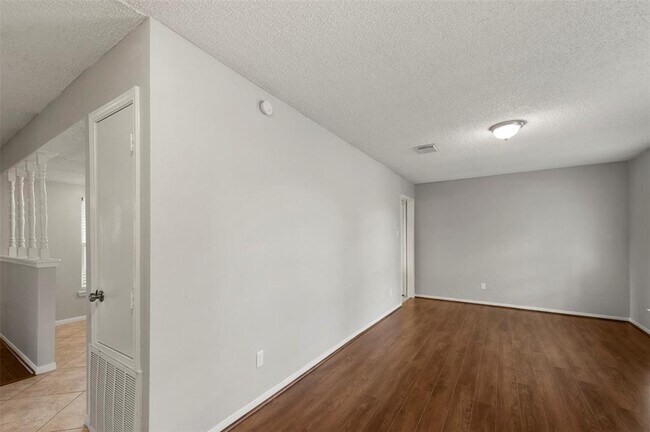 Foto del edificio - 21402 Park Rock Ln