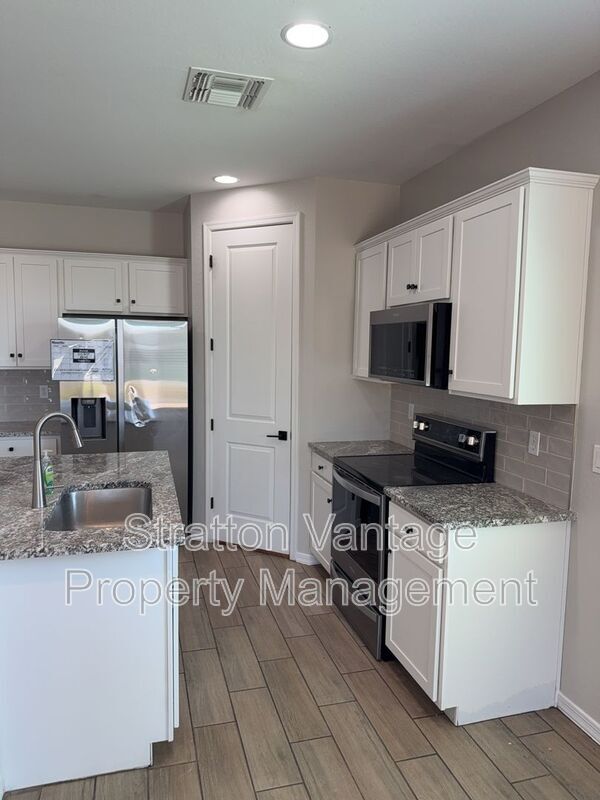 Foto del edificio - 36005 W San Clemente Ave