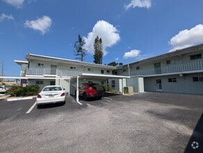 Building Photo - 3463 Bee Ridge Rd