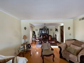 Building Photo - 245 Derrydown Rd