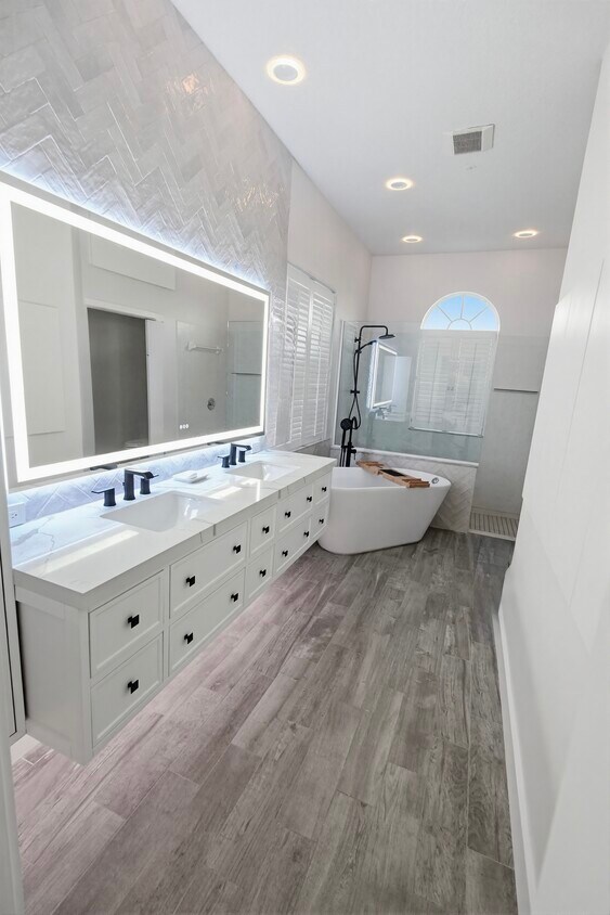 Photo - 4423 Shark Dr (Bradenton, FL)