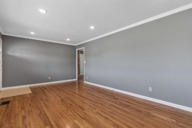 Foto del edificio - 1202 Collins Cir