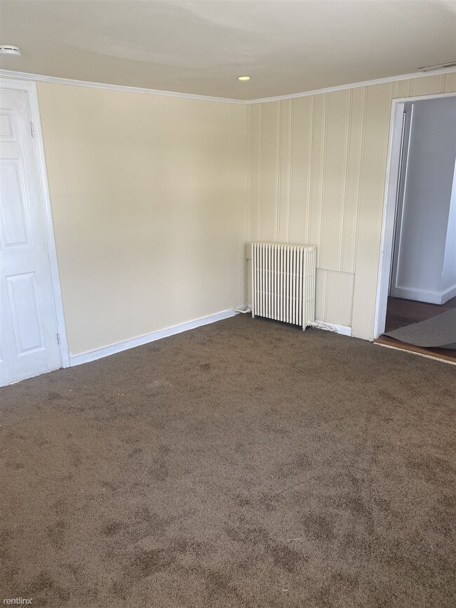 Building Photo - 3 br, 1 bath House - 421 Dateleaf Avenue