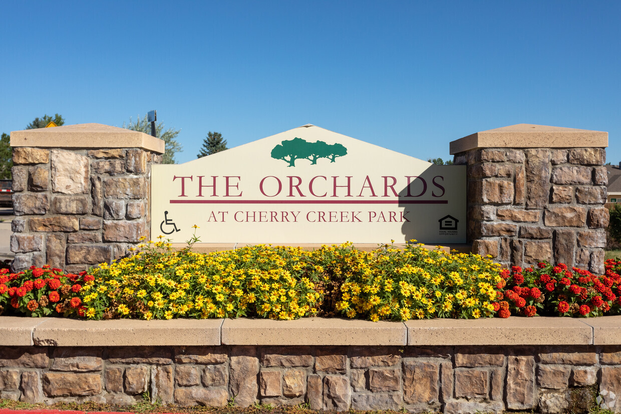 Foto principal - The Orchards at Cherry Creek Park