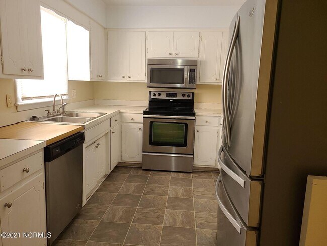 Foto del edificio - 401 Pine Valley Rd