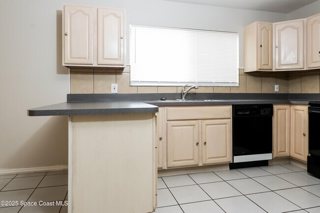 Foto del edificio - 2252 SE Berkshire Blvd